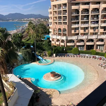 With Sea View, Aircondition And Parking Apartment Cannes